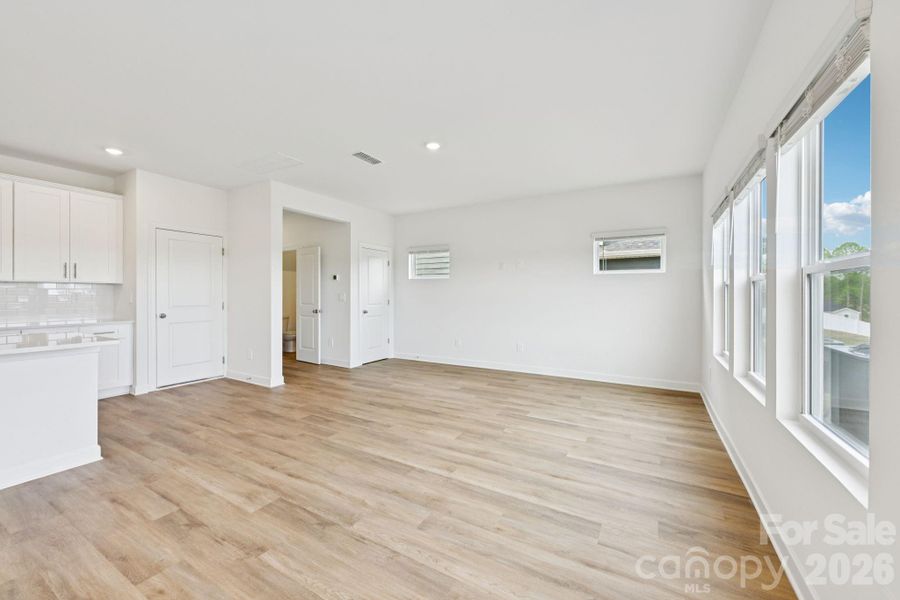 Photo is not of the actual home, but is an inspirational photo of builder’s model home and may depict options, furnishings, and/or decorator features that are not included Photo is not of the actual home, but is an inspirational photo of builder’s model home and may depict options, furnishings, and/or decorator features that are not included