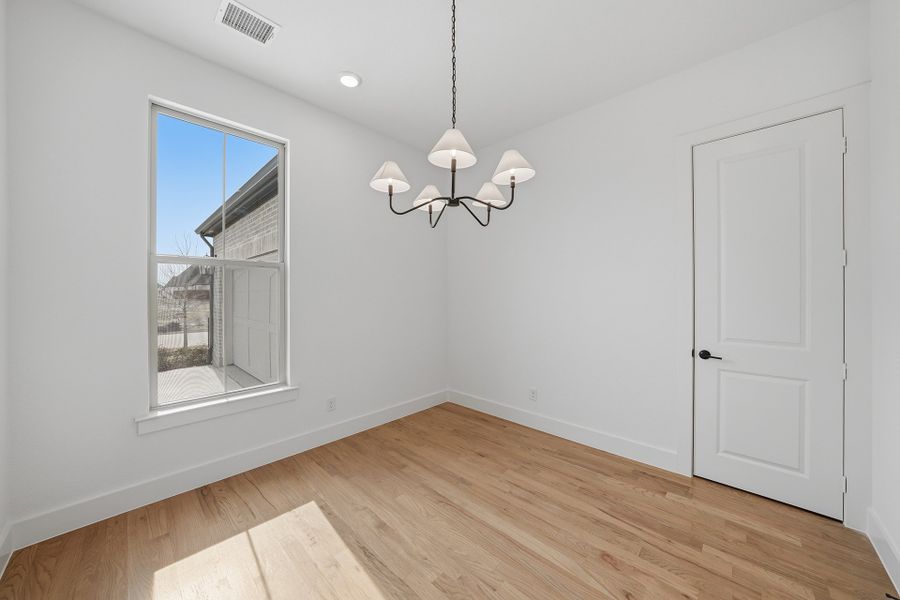 Spacious, unfurnished interior of a new home in Quail Hollow, Rockwall (Image 21). Spacious, unfurnished interior of a new home in Quail Hollow, Rockwall (Image 21).