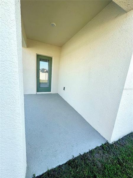 Exterior details and patio area of a home in , Kissimmee (Image 19).