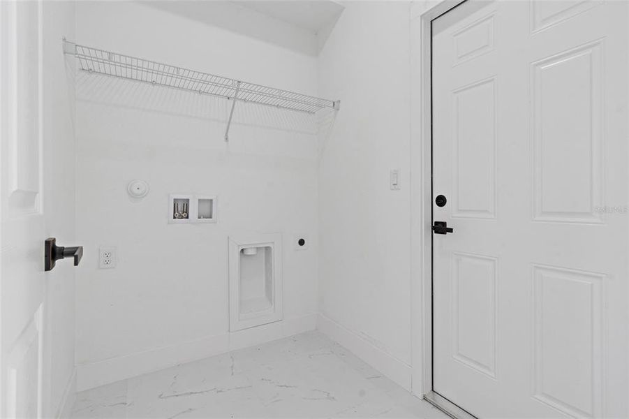 Spacious, unfurnished interior of a new home in , Lehigh Acres (Image 20).