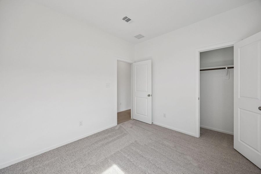 Spacious, unfurnished interior of a new home in Montgomery Bend, Montgomery (Image 29).