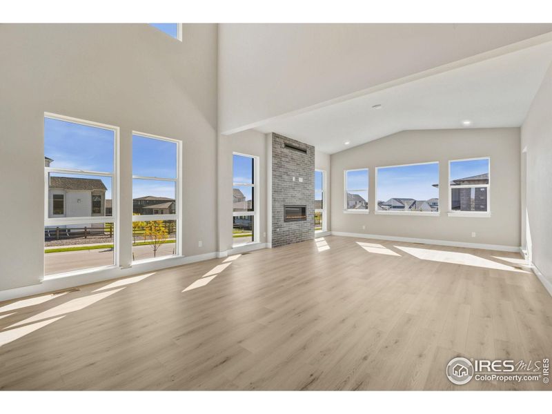 Spacious, unfurnished interior of a new home in Kitchel Lake at Serratoga Falls, Timnath (Image 9).