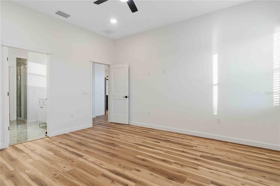 Spacious, unfurnished interior of a new home in , Punta Gorda (Image 46).