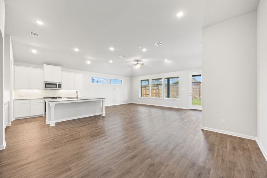 Representative unfurnished interior of a home built from the Nash by Cambridge Homes in Ribbonwood, Aubrey (Image 13).