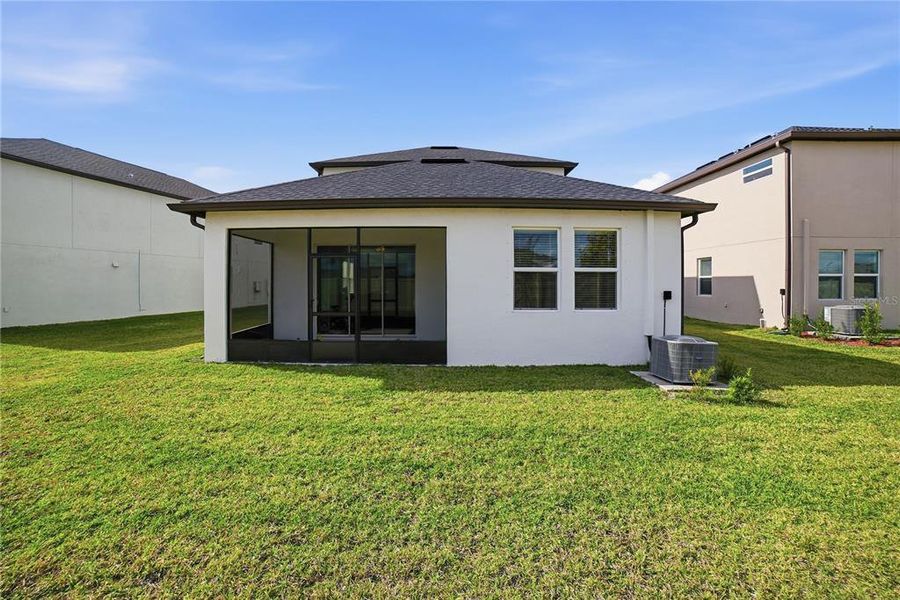 Exterior details and patio area of a home in Stonegate Preserve, Palmetto (Image 4).