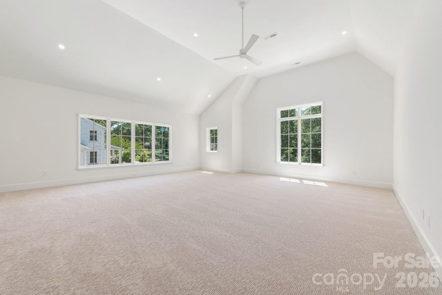 Enormous bonus room