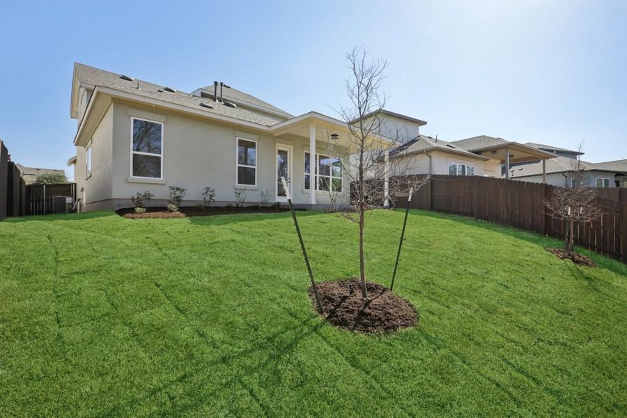 Exterior details and patio area of a home in Cross Creek, Cedar Park (Image 3).