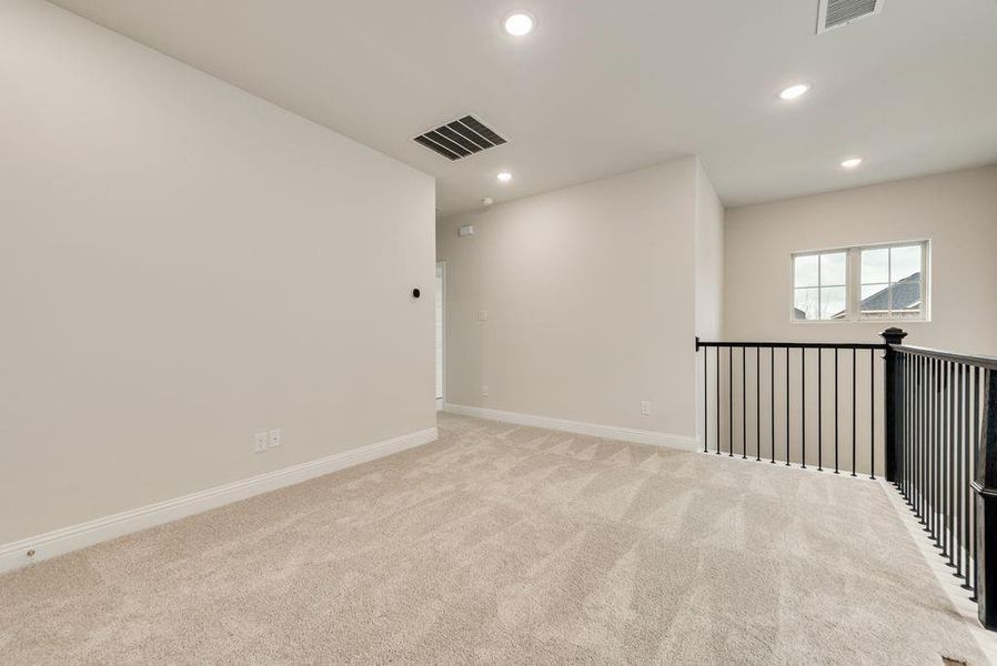 Spacious, unfurnished interior of a new home in Spiritas Ranch, Little Elm (Image 27).