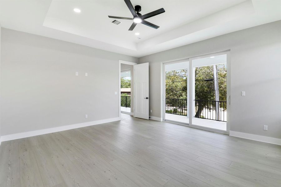 Spacious, unfurnished interior of a new home in , Jensen Beach (Image 56).