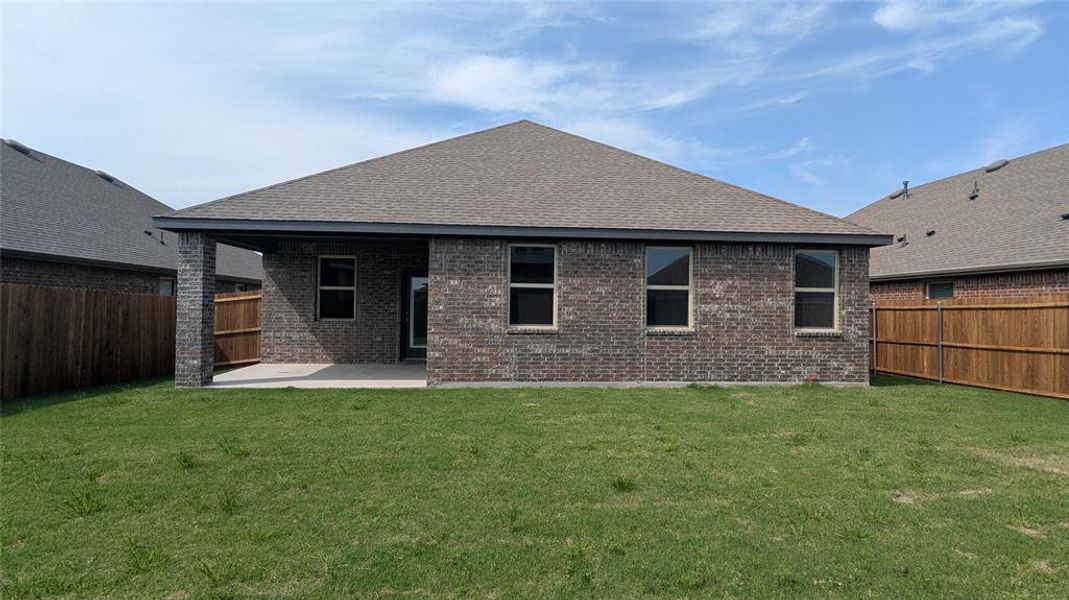 Exterior details and patio area of a home in Trailstone, Caddo Mills (Image 2).