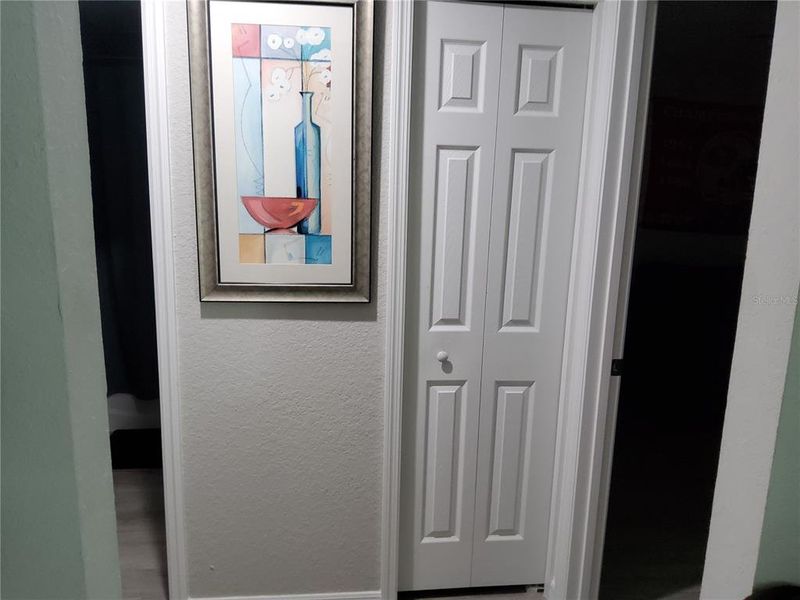 Close-up of interior finishes inside a home in , Ocklawaha (Image 20).