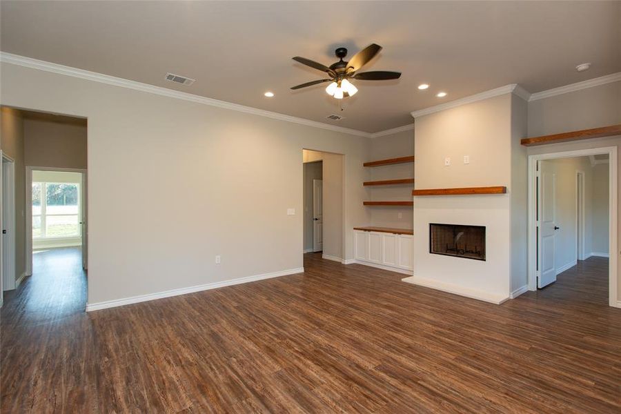 Spacious, unfurnished interior of a new home in , Mabank (Image 31).