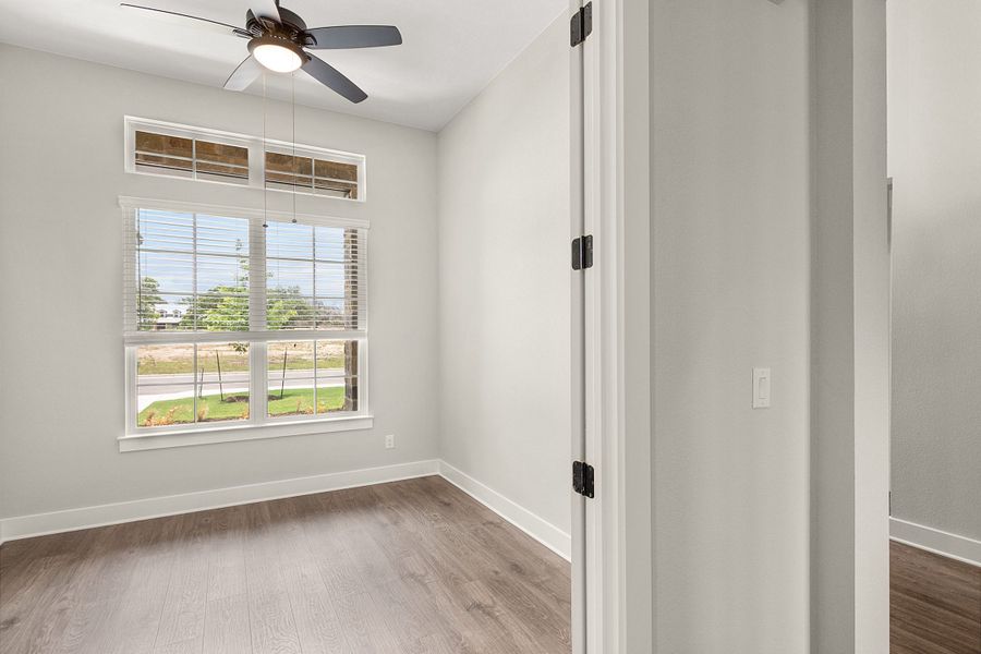 Spacious, unfurnished interior of a new home in Broken Oak, Georgetown (Image 51).