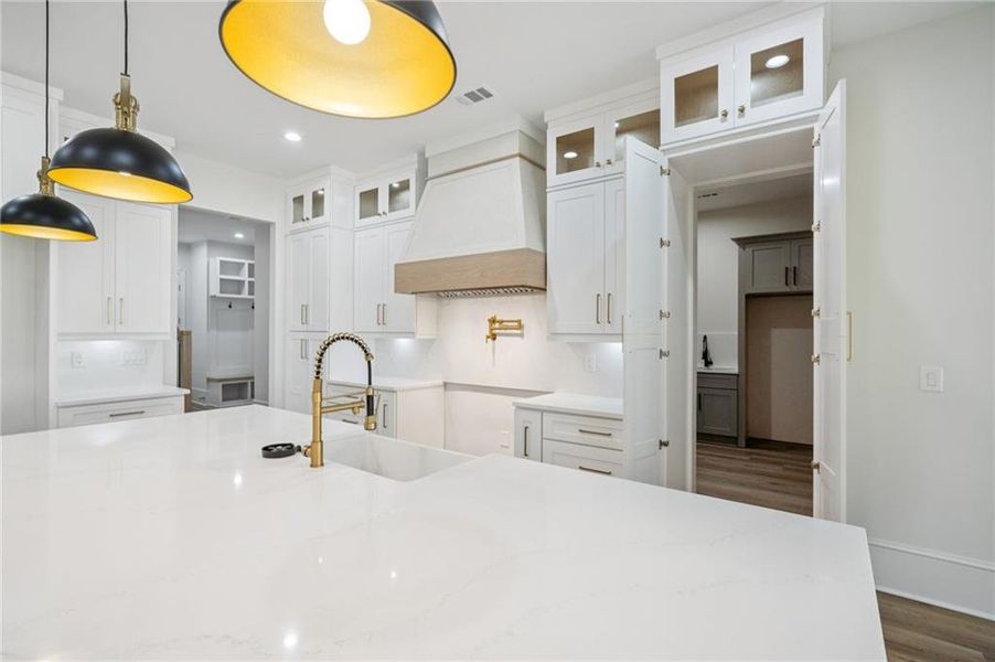 Furnished interior view inside a new home in , Gainesville (Image 10).