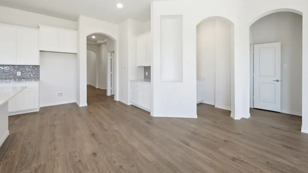 Spacious, unfurnished interior of a new home in Madera, Royse City (Image 21).