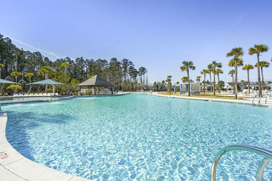 Community amenities in , Summerville (Image 40).