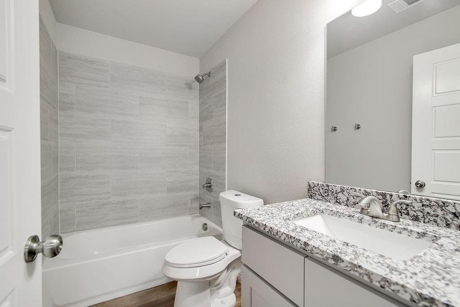 Furnished interior view inside a new home in , Fort Worth (Image 7).