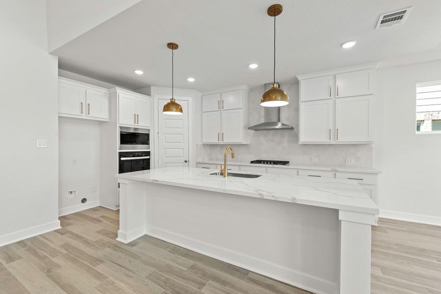 Representative image. Features, selections and colors may vary.