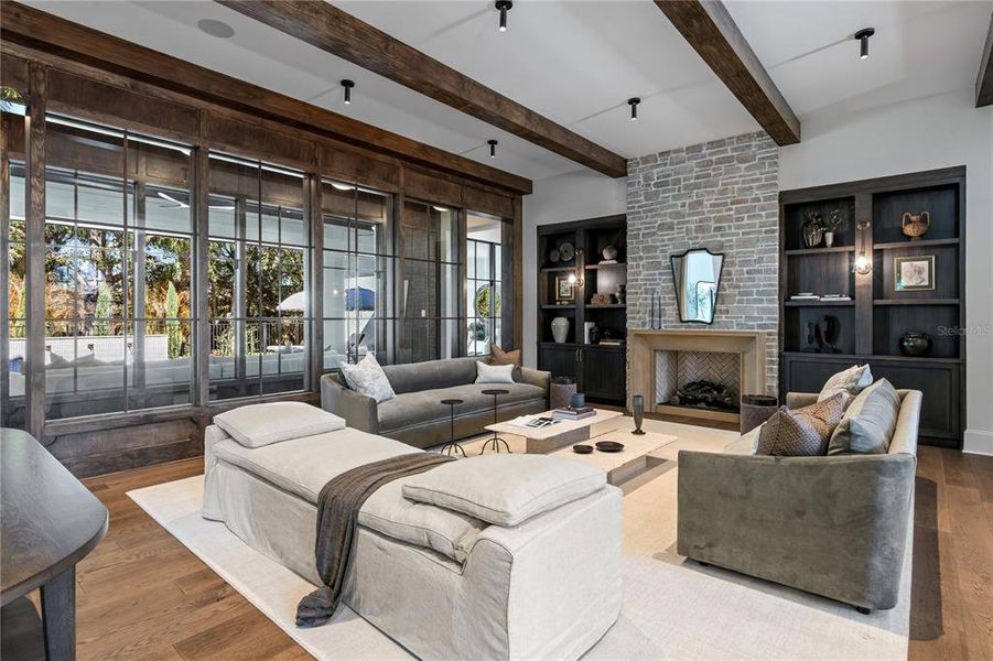 Community amenities in , Windermere (Image 70).