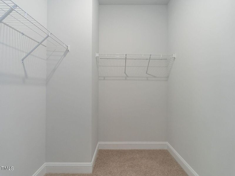 023-1280x960-primary-closet