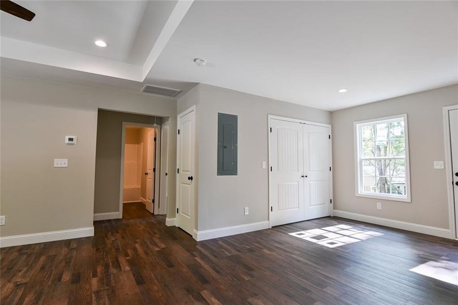 Spacious, unfurnished interior of a new home in , Dahlonega (Image 33).