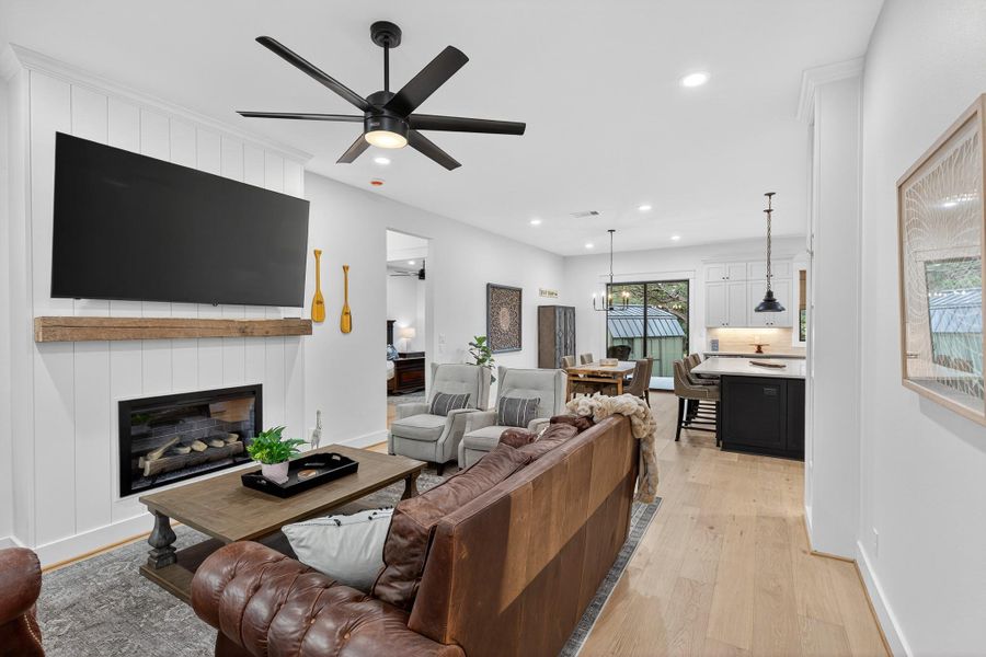 Furnished interior view inside a new home in , Kingsland (Image 4).