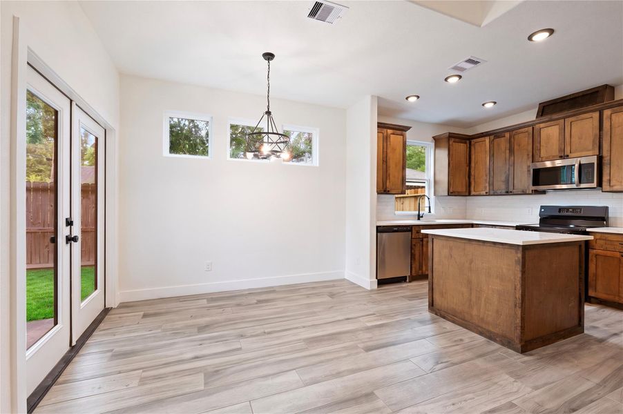 Furnished interior view inside a new home in , Texas City (Image 7).