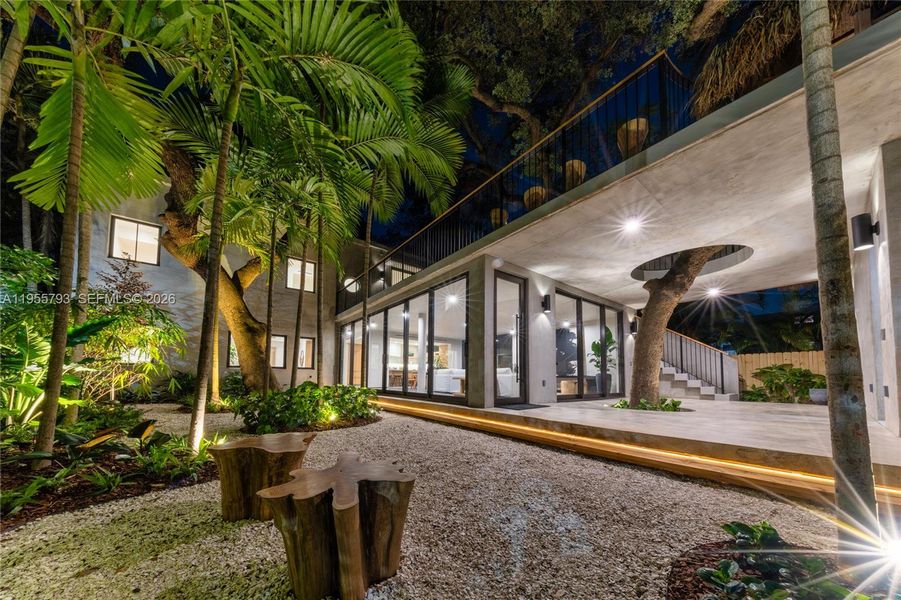 Exterior details and patio area of a home in , Miami (Image 25).