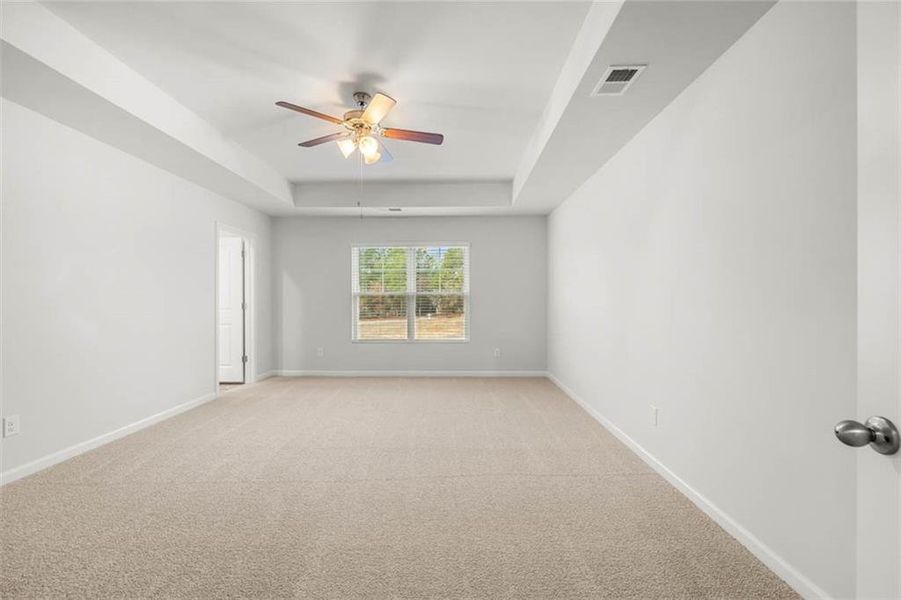 Spacious, unfurnished interior of a new home in Shoal Creek, Hampton (Image 12).