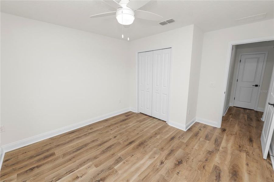 Spacious, unfurnished interior of a new home in , Eagle Lake (Image 21).