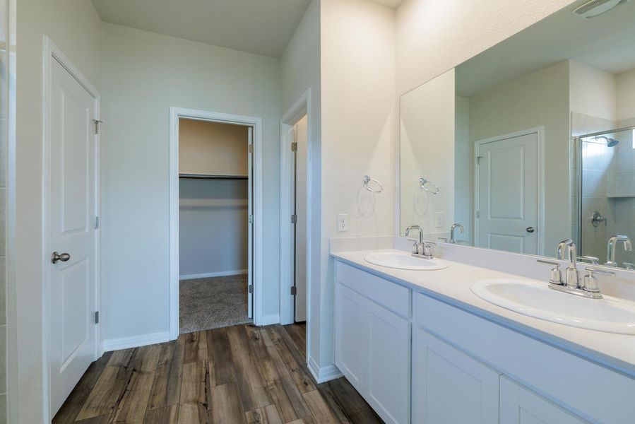 Furnished interior view inside a new home in , Manor (Image 17).