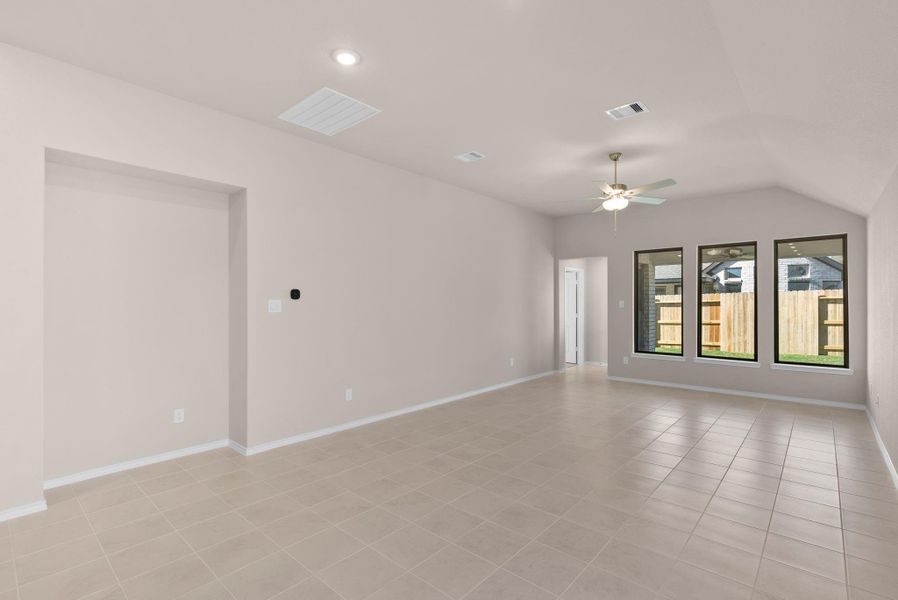 Spacious, unfurnished interior of a new home in The Trails 40', New Caney (Image 17).