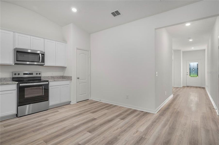 Image 21 of a home in Poinciana.