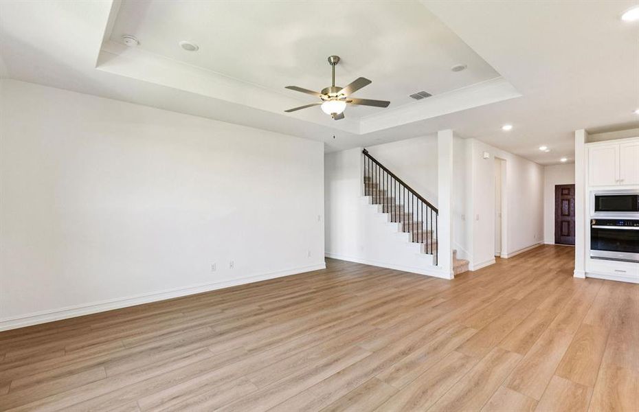 Welcoming entry into main living spaces Welcoming entry into main living spaces