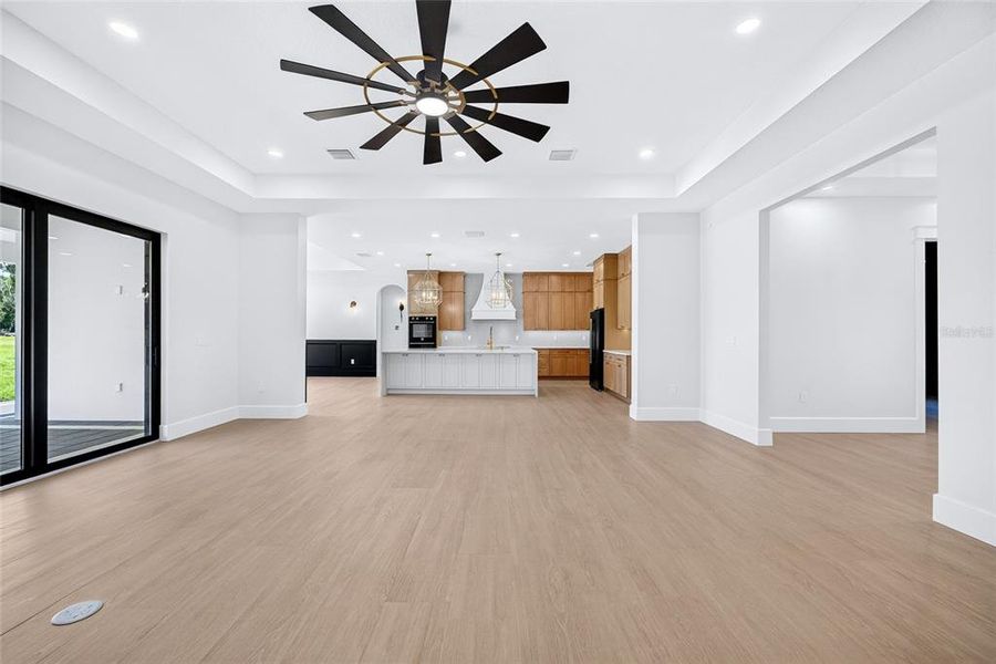 Spacious, unfurnished interior of a new home in , Dade City (Image 50).