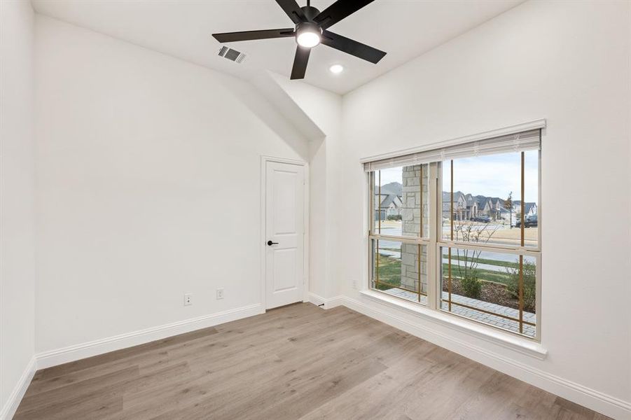 Spacious, unfurnished interior of a new home in Villages of Hurricane Creek, Anna (Image 37).