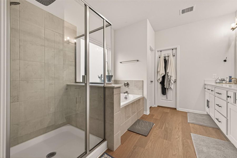 Furnished interior view inside a new home in , Willis (Image 35).