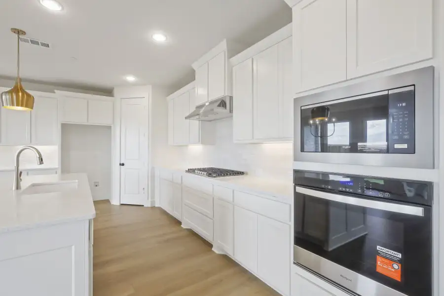 3160 Sir River - Kitchen