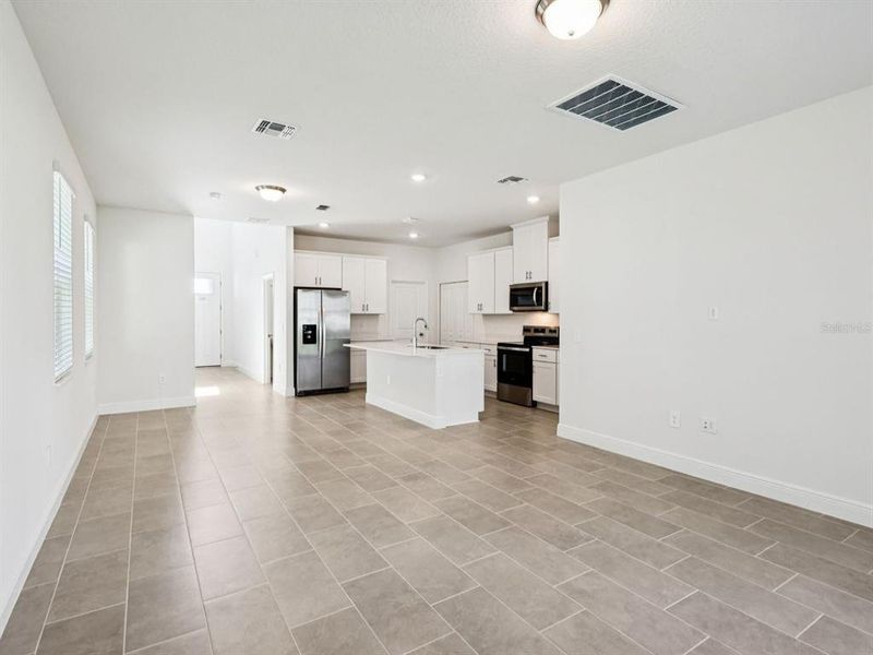 Spacious, unfurnished interior of a new home in Cyrene at Minneola, Minneola (Image 7). Spacious, unfurnished interior of a new home in Cyrene at Minneola, Minneola (Image 7).
