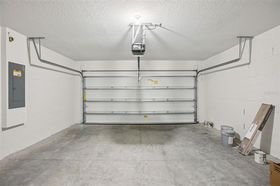 Spacious, unfurnished interior of a new home in Villamar - Classic Series, Winter Haven (Image 27).