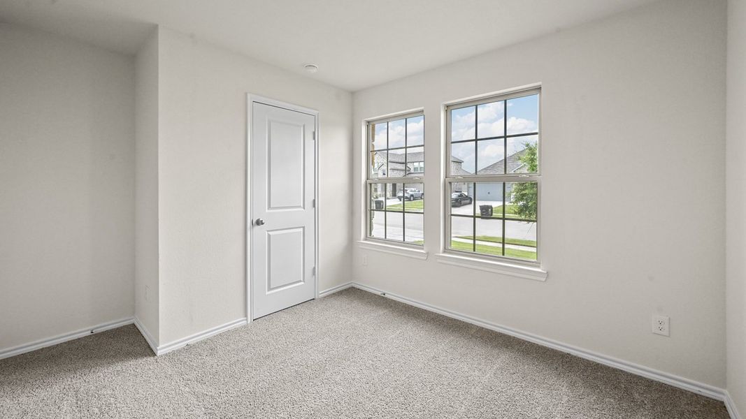 Spacious, unfurnished interior of a new home in Bluff Springs, Ferris (Image 26).