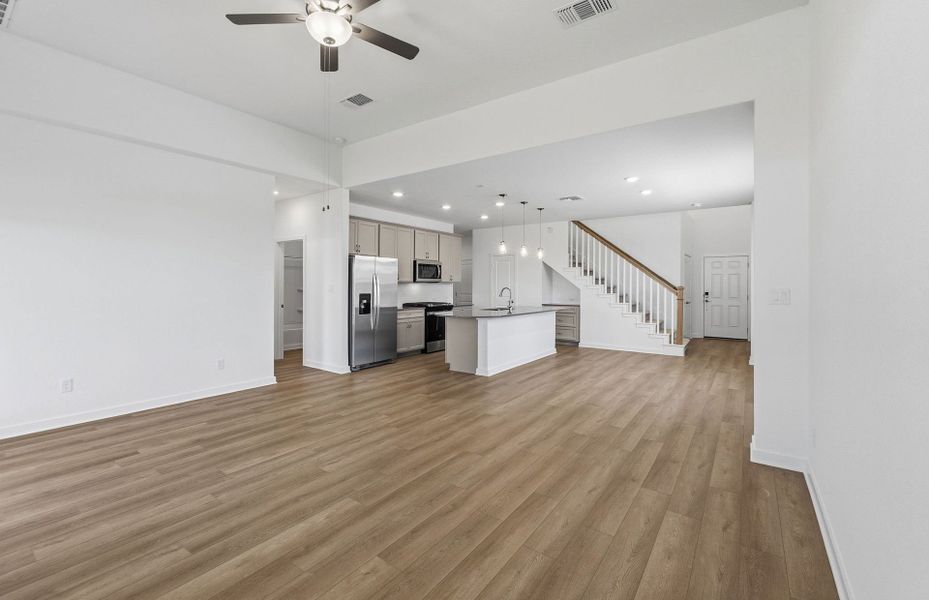 Spacious, unfurnished interior of a new home in Santa Rita Ranch, Liberty Hill (Image 33).