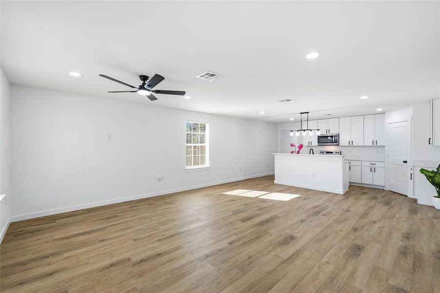 Spacious, unfurnished interior of a new home in , Waco (Image 11).