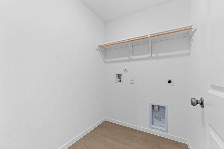 Spacious, unfurnished interior of a new home in Friendship Oaks, Fredericksburg (Image 13).