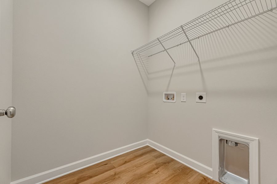 Spacious, unfurnished interior of a new home in Blossom Grove, Crestview (Image 19).