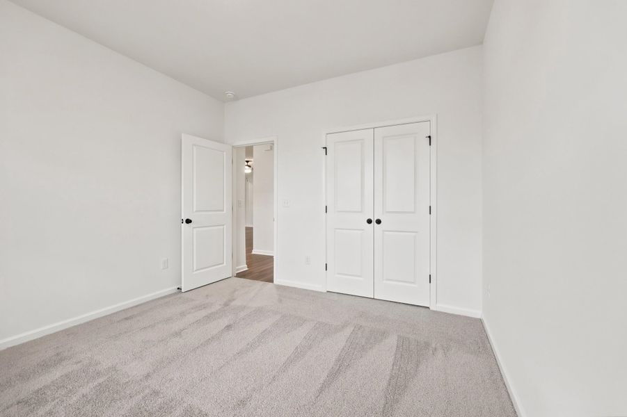Spacious, unfurnished interior of a new home in Edgefield, Loris (Image 26).