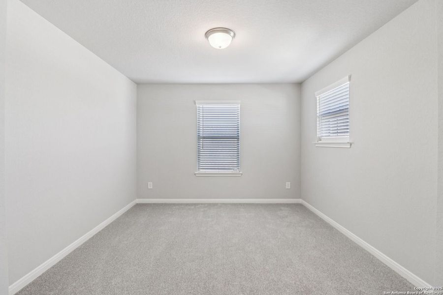 Spacious, unfurnished interior of a new home in Arcadia Ridge - Premier Series, San Antonio (Image 34).