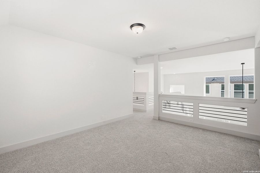 Spacious, unfurnished interior of a new home in Buffalo Crossing, Cibolo (Image 24).