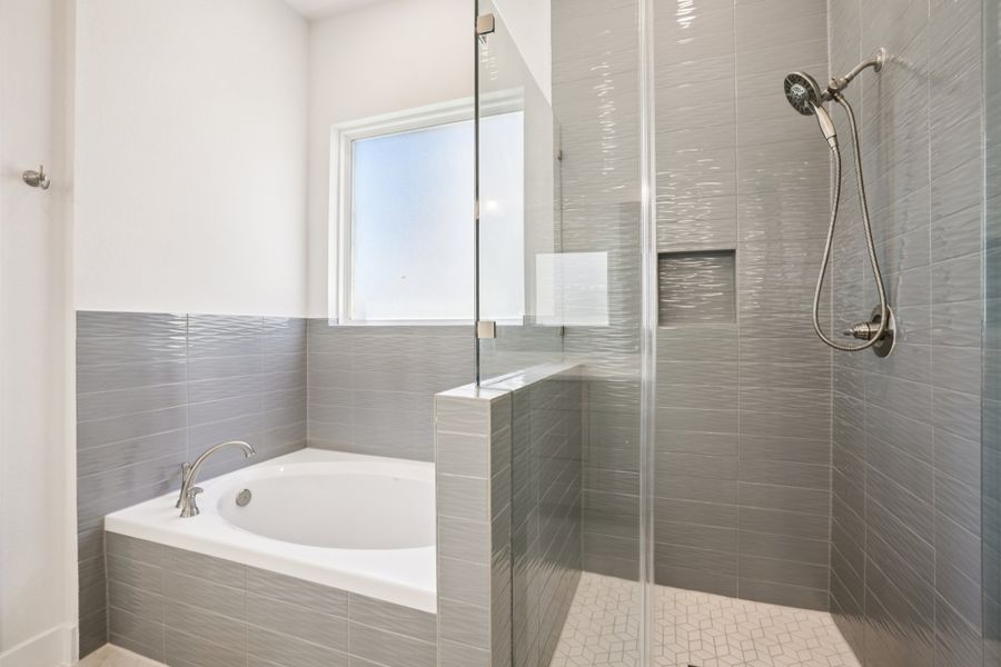 Furnished interior view inside a new home in Persimmon, Buda (Image 8).