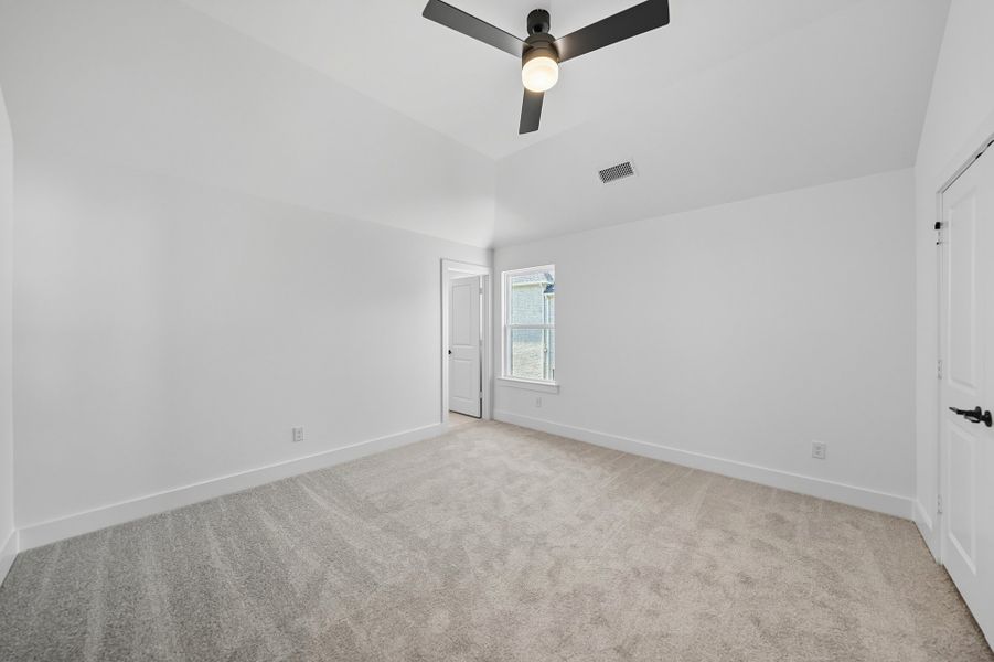 Spacious, unfurnished interior of a new home in Estates at Rockhill, Frisco (Image 32). Spacious, unfurnished interior of a new home in Estates at Rockhill, Frisco (Image 32).